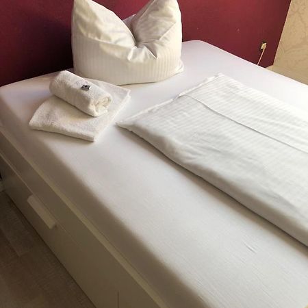 Hotel & Restaurant Arnoldusklause Duren Екстер'єр фото